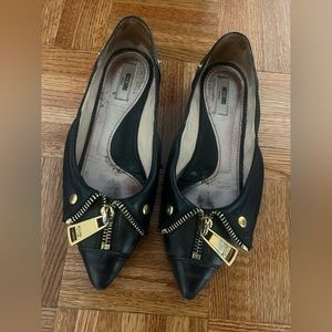 Moschino pure leather black flats with zipper